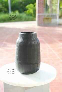 Bình đen cao 23cm phong cách tối giản