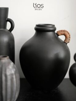 Bình gốm quai đan thủ công japandi